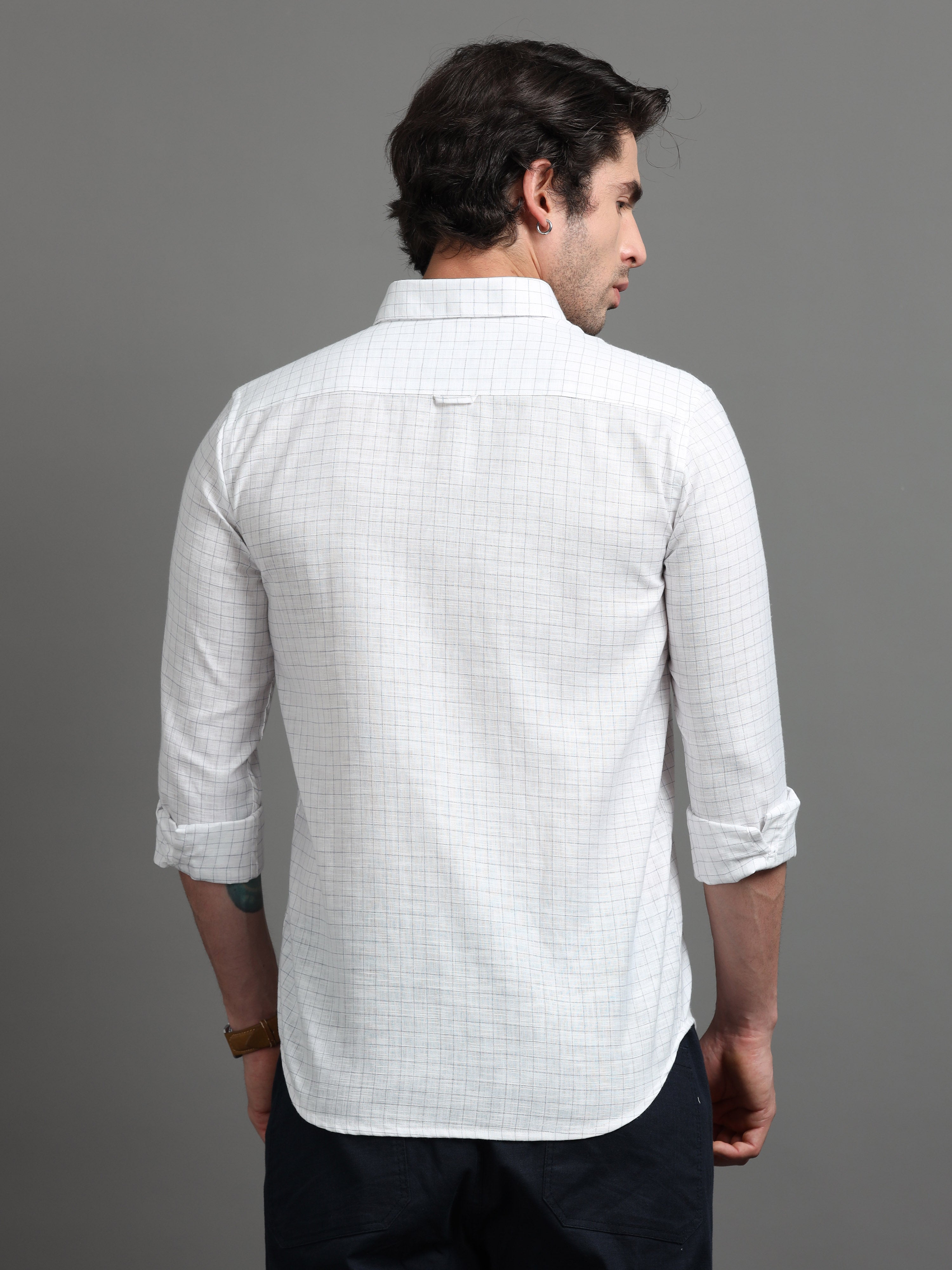 LINEAGE – White Blue Grid