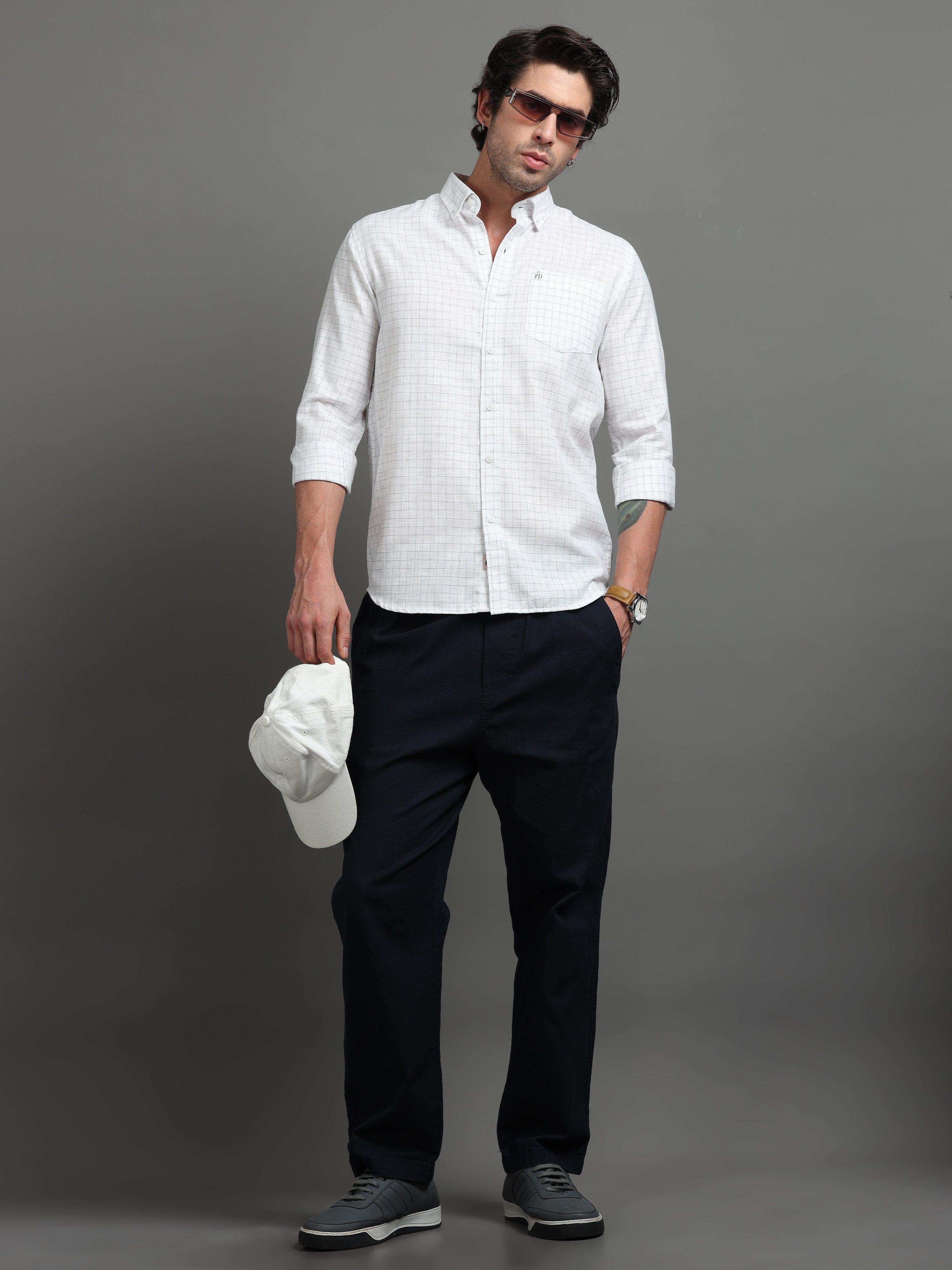 LINEAGE – White Blue Grid