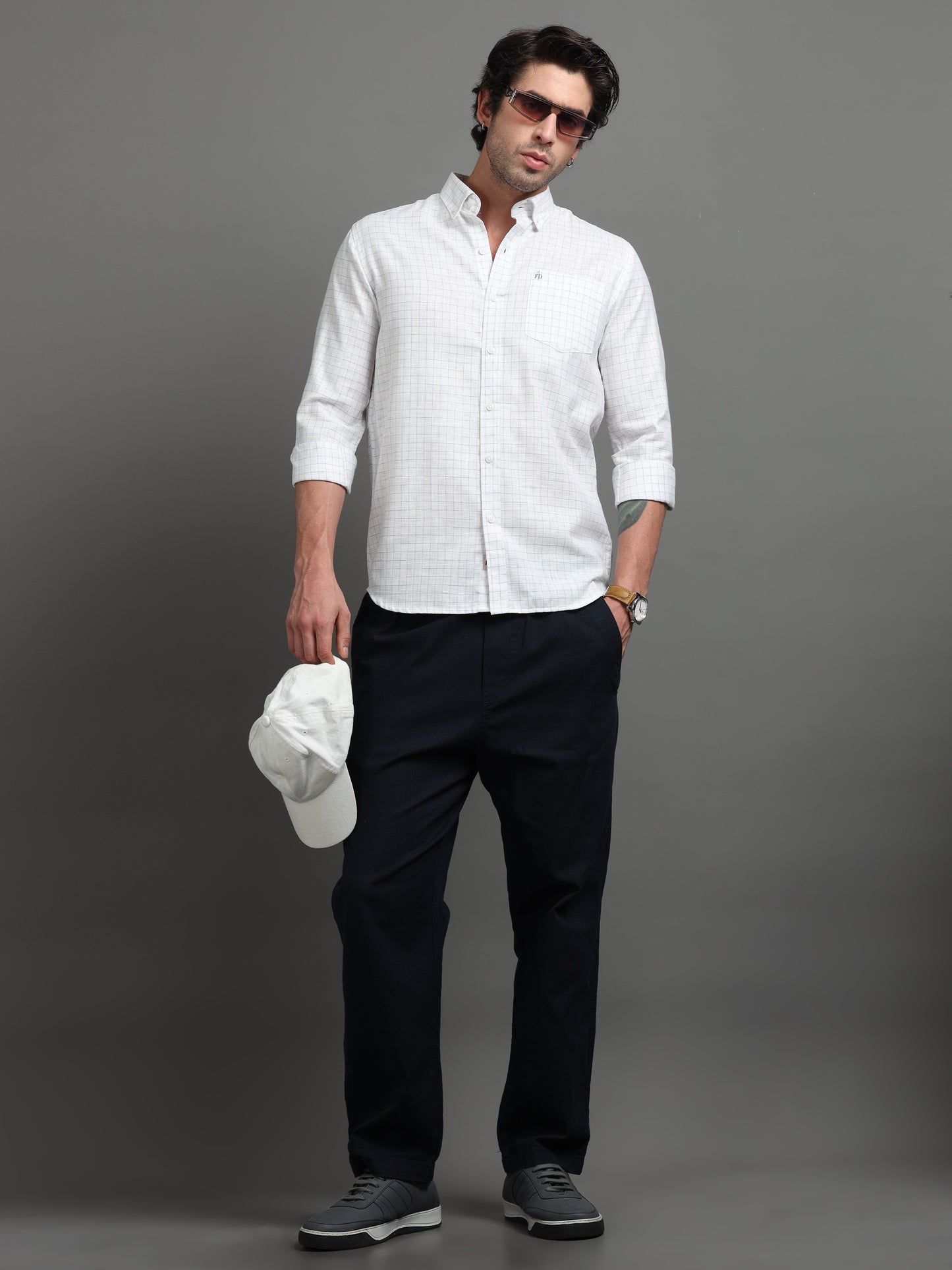 LINEAGE – White Blue Grid