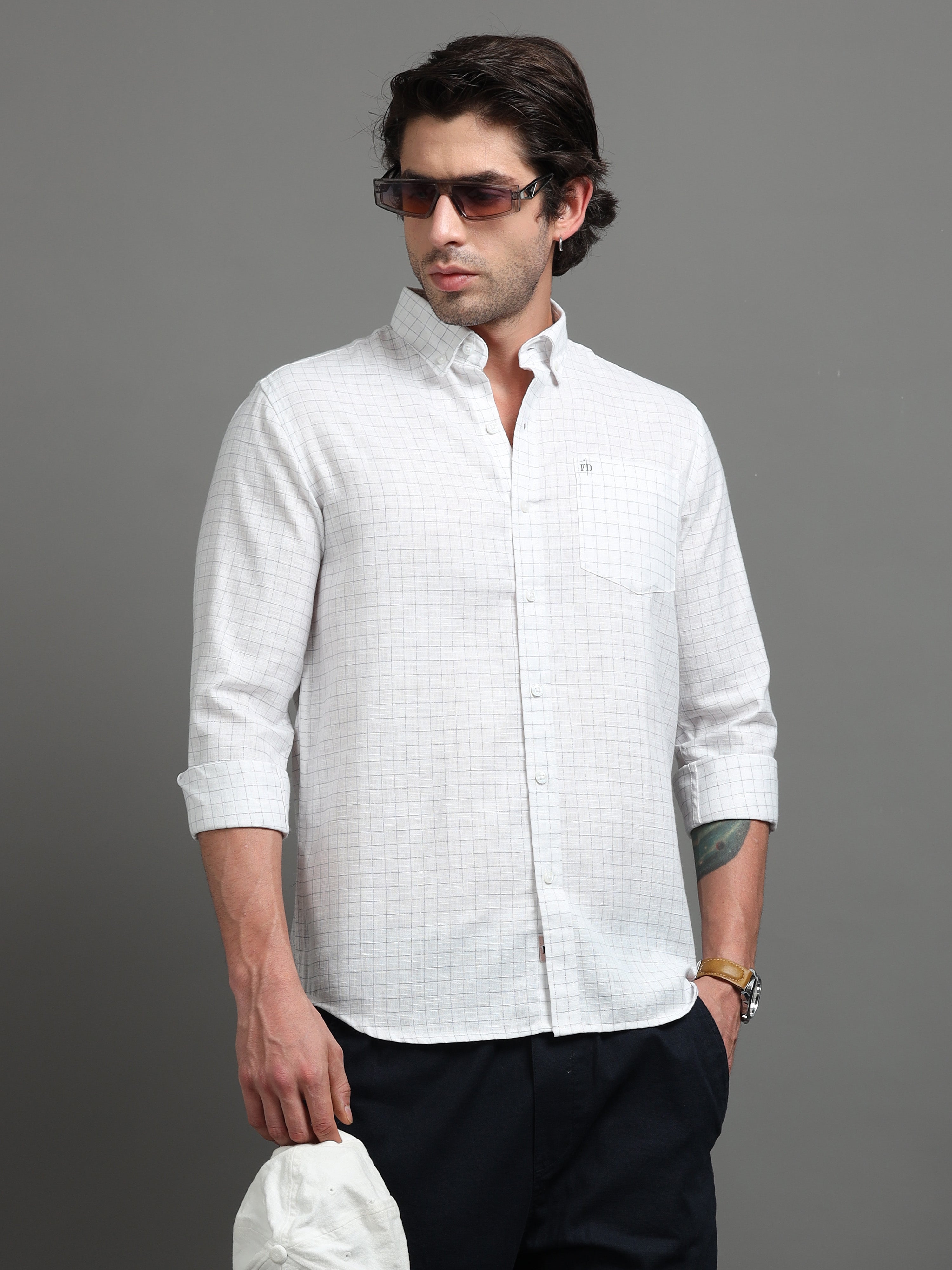 LINEAGE – White Blue Grid